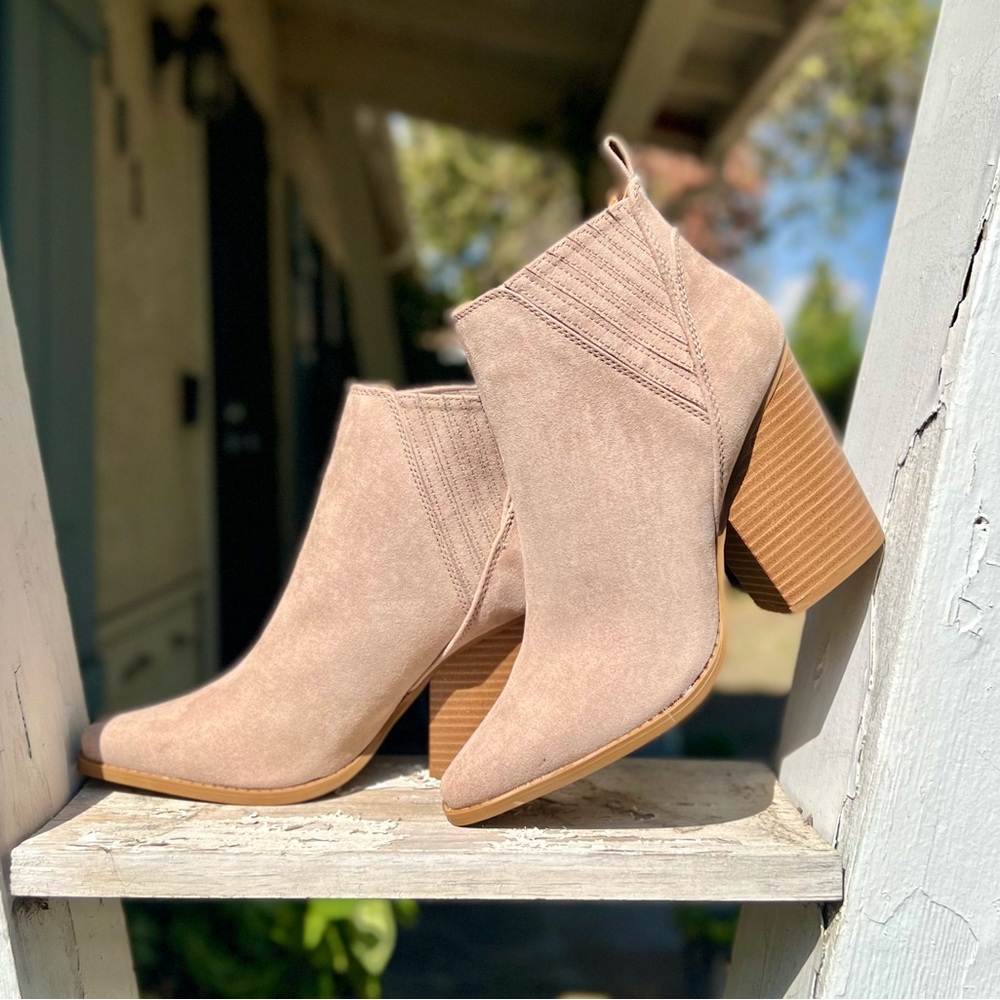 ⚡FINAL SALE! Taupe Vegan Suede Western Ankle Boots